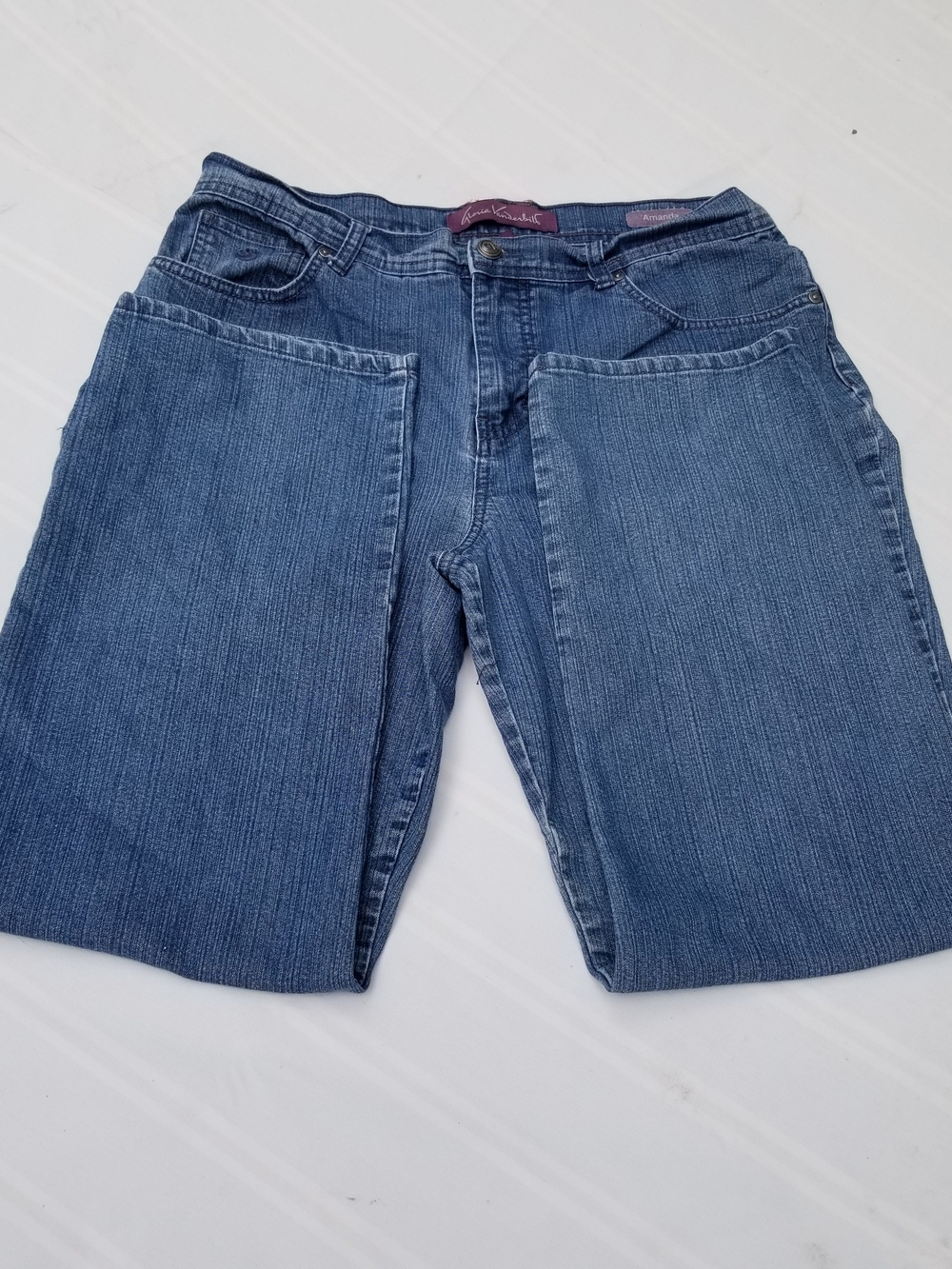Gloria Vanderbilt Mid-Blue Straight Leg Jeans
